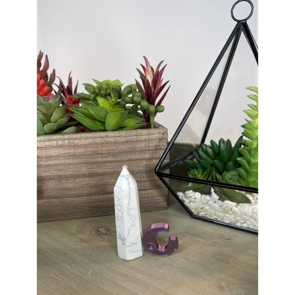 Howlite Tower Crystal Polished Point / Wand - Picture 6 of 7